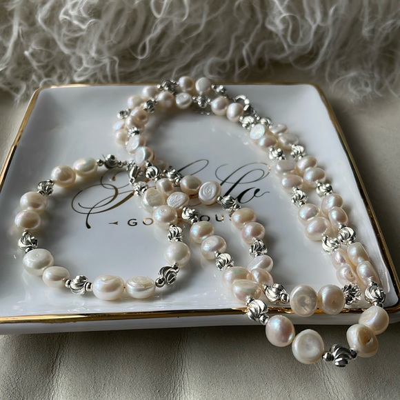 Gorgeous Freshwater Pearl Silver Tone Necklace + Bracelet Set - Picture 3 of 5